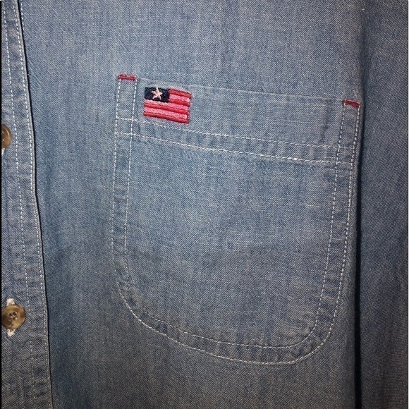 Carolina Blues 20W denim button down shirt with American flag on front pocket - Picture 9 of 9